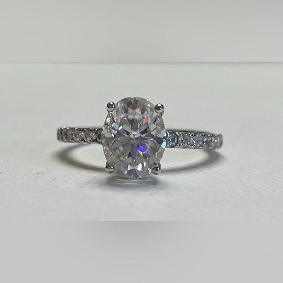 SALE!! 2.0 carat Diamond Moissanite 925 Sterling Silver Ring - Picture 1 of 4